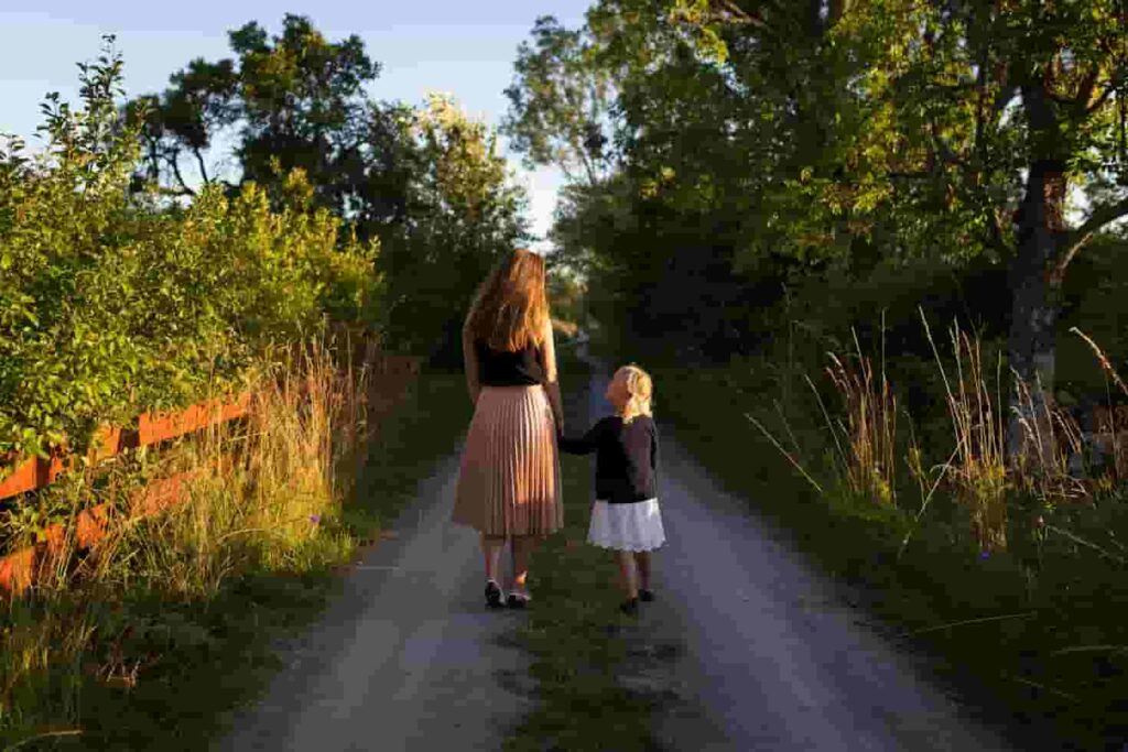 10 symptoms of daughters of narcissistic mothers